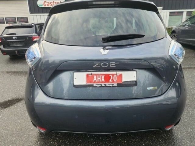 Серый Рено Зое, объемом двигателя 0 л и пробегом 82 тыс. км за 9200 $, фото 3 на Automoto.ua