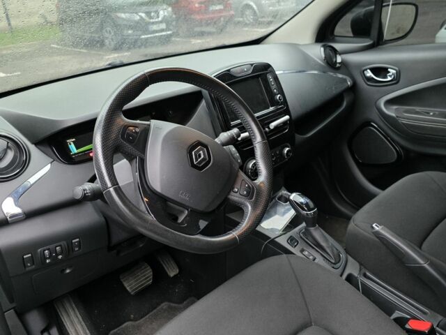 Серый Рено Зое, объемом двигателя 0 л и пробегом 57 тыс. км за 9500 $, фото 6 на Automoto.ua