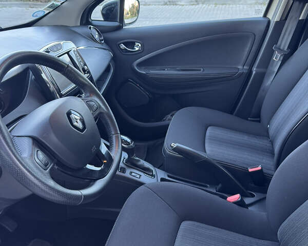 Рено Зое 2018 в Луцке на Automoto.ua Серый Рено Зое, объемом двигателя 0 л и пробегом 94 тыс. км за 9900 $, фото 7 на Automoto.ua