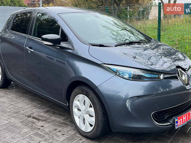 Серый Рено Зое, объемом двигателя 0 л и пробегом 133 тыс. км за 8999 $, фото 6 на Automoto.ua