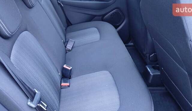 Серый Рено Зое, объемом двигателя 0 л и пробегом 91 тыс. км за 9999 $, фото 54 на Automoto.ua