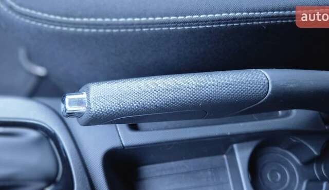 Серый Рено Зое, объемом двигателя 0 л и пробегом 91 тыс. км за 9999 $, фото 73 на Automoto.ua