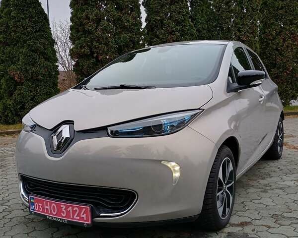 Серый Рено Зое, объемом двигателя 0 л и пробегом 64 тыс. км за 8700 $, фото 1 на Automoto.ua