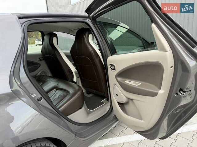 Сірий Рено Зое, об'ємом двигуна 0 л та пробігом 126 тис. км за 10499 $, фото 39 на Automoto.ua