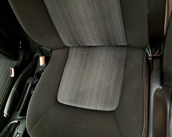 Сірий Рено Зое, об'ємом двигуна 0 л та пробігом 118 тис. км за 9200 $, фото 35 на Automoto.ua