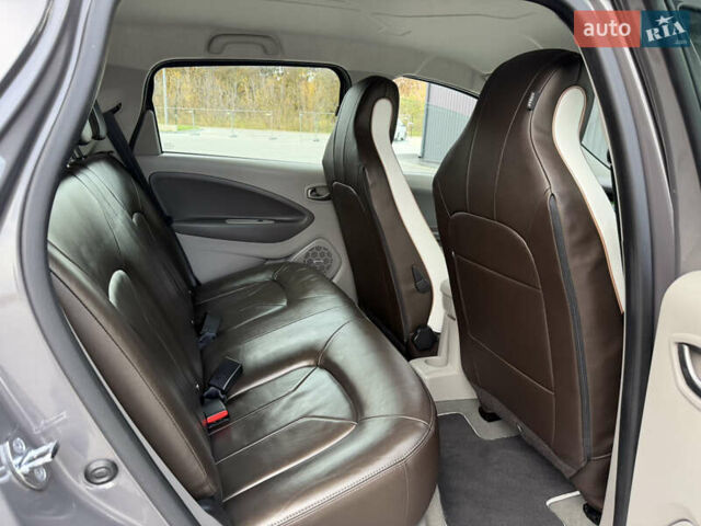 Рено Зое 2018 в Дубно на Automoto.ua Серый Рено Зое, объемом двигателя 0 л и пробегом 126 тыс. км за 10599 $, фото 44 на Automoto.ua