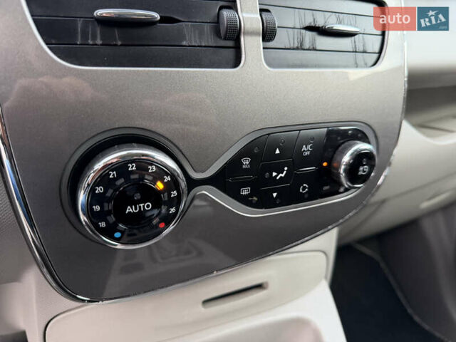 Сірий Рено Зое, об'ємом двигуна 0 л та пробігом 126 тис. км за 10499 $, фото 32 на Automoto.ua