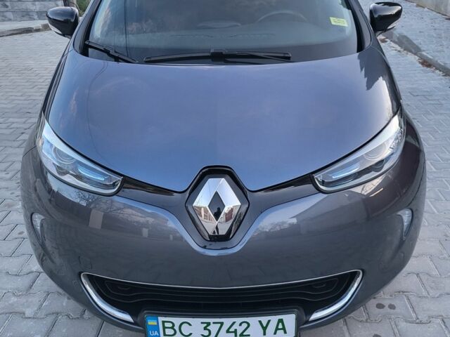 Серый Рено Зое, объемом двигателя 0 л и пробегом 39 тыс. км за 10900 $, фото 1 на Automoto.ua