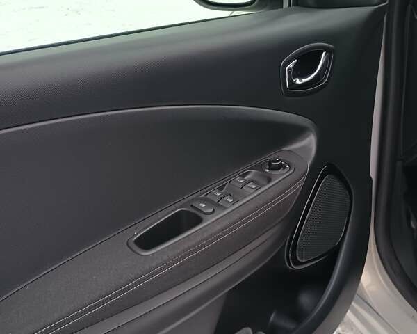 Сірий Рено Зое, об'ємом двигуна 0 л та пробігом 65 тис. км за 8700 $, фото 15 на Automoto.ua