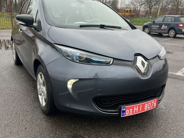 Серый Рено Зое, объемом двигателя 0 л и пробегом 91 тыс. км за 8800 $, фото 3 на Automoto.ua