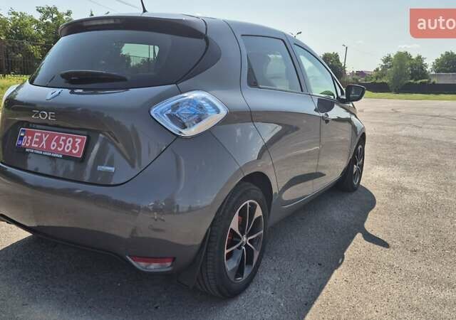 Серый Рено Зое, объемом двигателя 0 л и пробегом 105 тыс. км за 11999 $, фото 6 на Automoto.ua