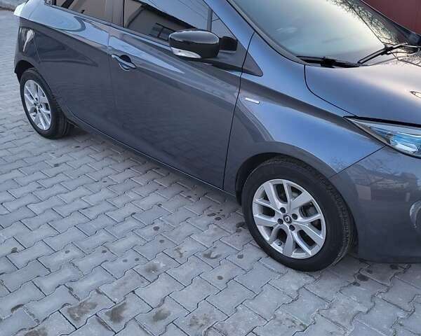Серый Рено Зое, объемом двигателя 0 л и пробегом 34 тыс. км за 11790 $, фото 11 на Automoto.ua