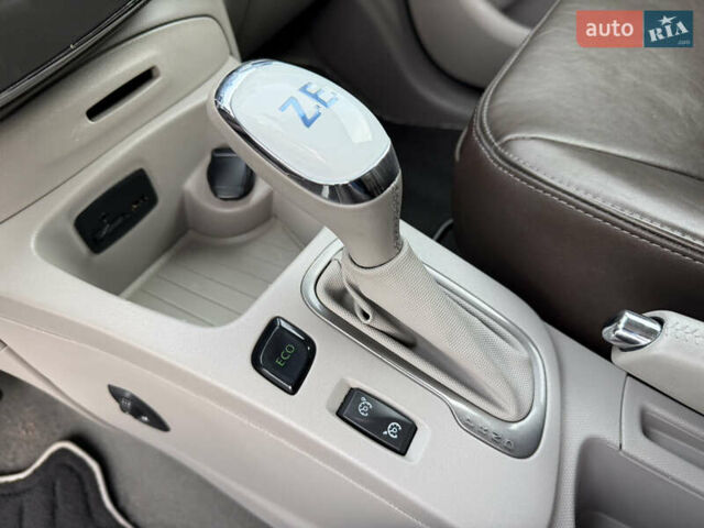 Сірий Рено Зое, об'ємом двигуна 0 л та пробігом 126 тис. км за 10499 $, фото 33 на Automoto.ua