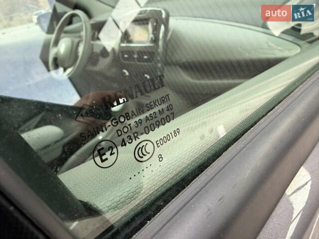 Сірий Рено Зое, об'ємом двигуна 0 л та пробігом 126 тис. км за 10499 $, фото 51 на Automoto.ua