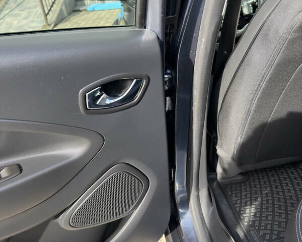 Сірий Рено Зое, об'ємом двигуна 0 л та пробігом 54 тис. км за 10750 $, фото 18 на Automoto.ua