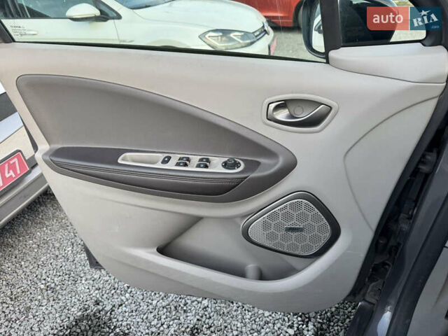 Сірий Рено Зое, об'ємом двигуна 0 л та пробігом 87 тис. км за 9500 $, фото 11 на Automoto.ua