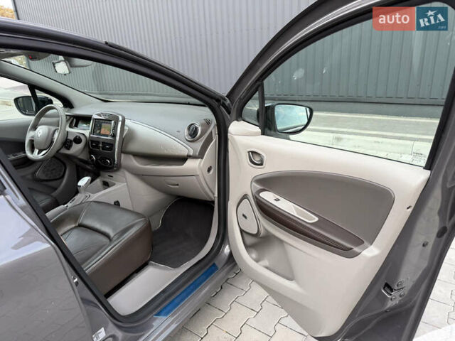 Сірий Рено Зое, об'ємом двигуна 0 л та пробігом 126 тис. км за 10499 $, фото 45 на Automoto.ua