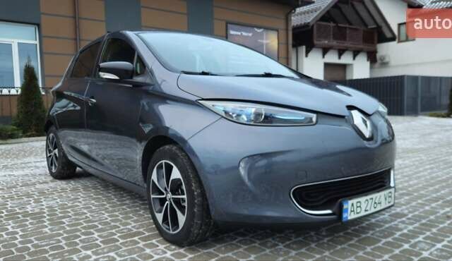 Серый Рено Зое, объемом двигателя 0 л и пробегом 91 тыс. км за 9999 $, фото 82 на Automoto.ua