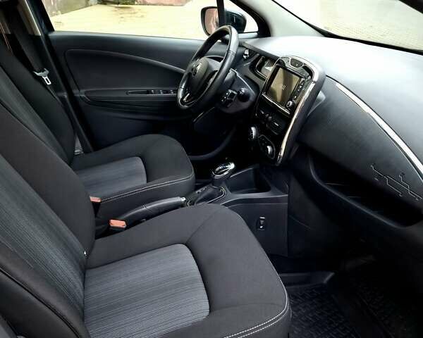 Сірий Рено Зое, об'ємом двигуна 0 л та пробігом 118 тис. км за 9200 $, фото 19 на Automoto.ua