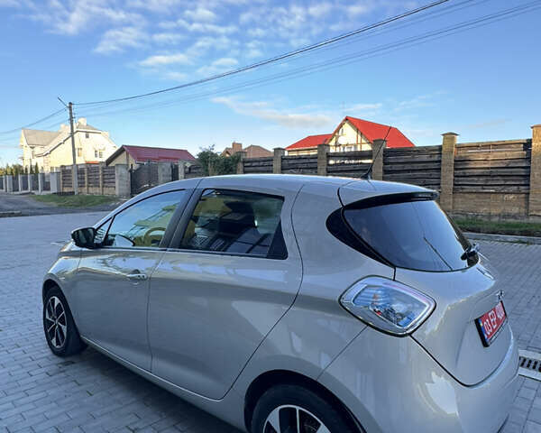 Рено Зое 2018 в Луцке на Automoto.ua Серый Рено Зое, объемом двигателя 0 л и пробегом 94 тыс. км за 9900 $, фото 2 на Automoto.ua