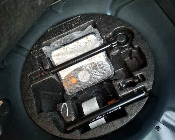 Сірий Рено Зое, об'ємом двигуна 0 л та пробігом 133 тис. км за 9599 $, фото 18 на Automoto.ua