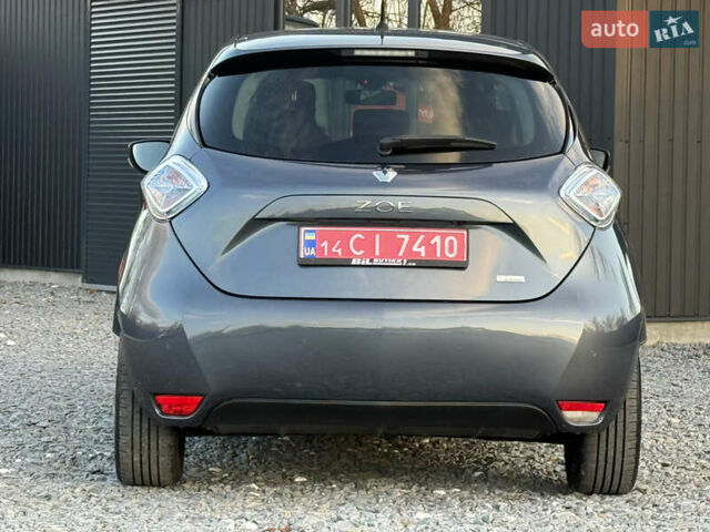 Серый Рено Зое, объемом двигателя 0 л и пробегом 119 тыс. км за 9950 $, фото 12 на Automoto.ua