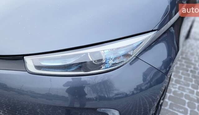 Серый Рено Зое, объемом двигателя 0 л и пробегом 91 тыс. км за 9999 $, фото 30 на Automoto.ua