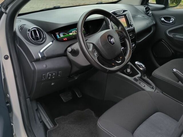 Серый Рено Зое, объемом двигателя 0.43 л и пробегом 64 тыс. км за 8700 $, фото 6 на Automoto.ua