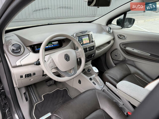 Сірий Рено Зое, об'ємом двигуна 0 л та пробігом 126 тис. км за 10499 $, фото 23 на Automoto.ua