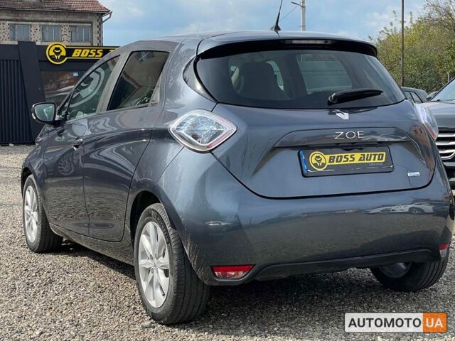 Серый Рено Зое, объемом двигателя 41 л и пробегом 94 тыс. км за 10300 $, фото 3 на Automoto.ua