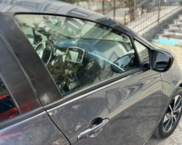 Сірий Рено Зое, об'ємом двигуна 0 л та пробігом 54 тис. км за 10750 $, фото 33 на Automoto.ua