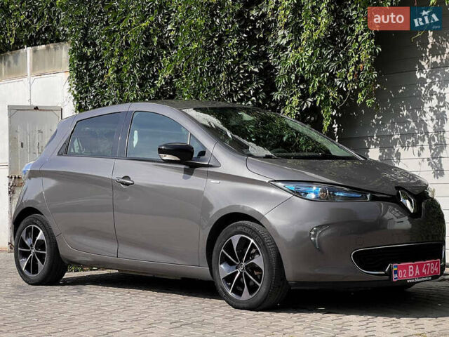 Серый Рено Зое, объемом двигателя 0 л и пробегом 52 тыс. км за 10850 $, фото 8 на Automoto.ua