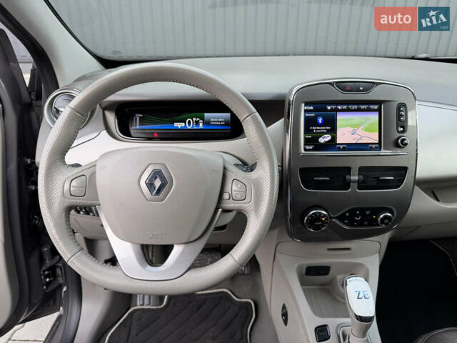 Сірий Рено Зое, об'ємом двигуна 0 л та пробігом 126 тис. км за 10499 $, фото 29 на Automoto.ua
