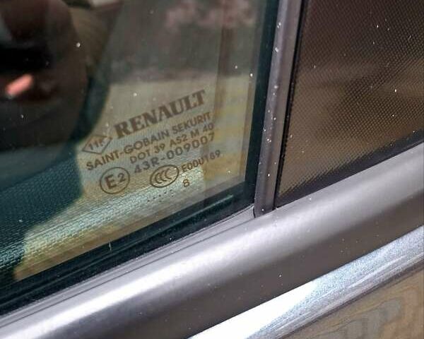 Сірий Рено Зое, об'ємом двигуна 0 л та пробігом 118 тис. км за 9200 $, фото 43 на Automoto.ua