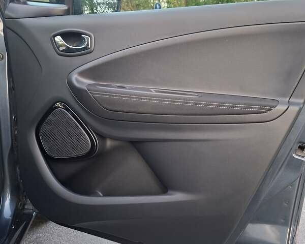 Сірий Рено Зое, об'ємом двигуна 0 л та пробігом 133 тис. км за 9599 $, фото 11 на Automoto.ua