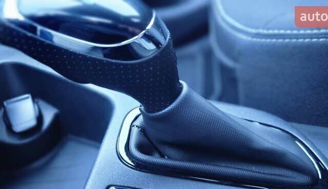 Серый Рено Зое, объемом двигателя 0 л и пробегом 91 тыс. км за 9999 $, фото 74 на Automoto.ua