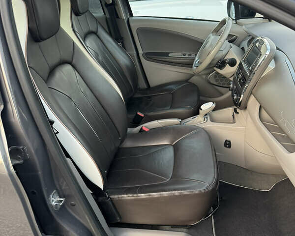 Сірий Рено Зое, об'ємом двигуна 0 л та пробігом 87 тис. км за 9500 $, фото 23 на Automoto.ua