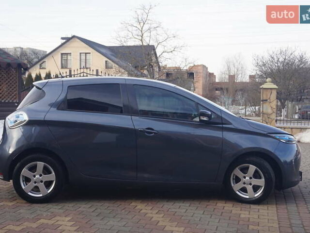 Серый Рено Зое, объемом двигателя 0 л и пробегом 54 тыс. км за 10777 $, фото 6 на Automoto.ua