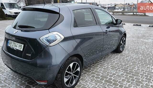 Серый Рено Зое, объемом двигателя 0 л и пробегом 91 тыс. км за 9999 $, фото 23 на Automoto.ua