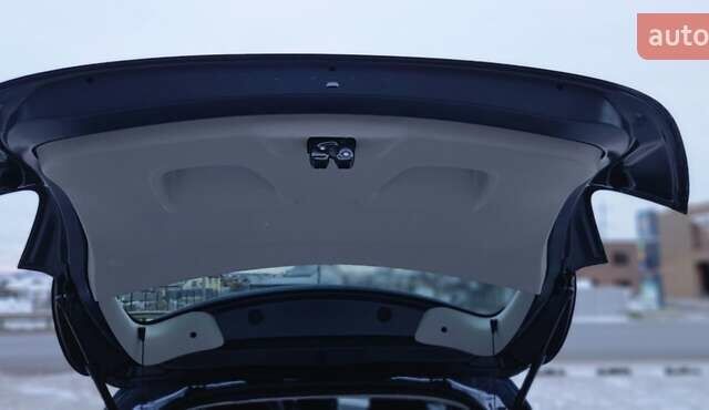 Серый Рено Зое, объемом двигателя 0 л и пробегом 91 тыс. км за 9999 $, фото 39 на Automoto.ua