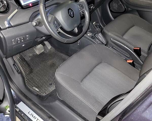 Сірий Рено Зое, об'ємом двигуна 0 л та пробігом 36 тис. км за 11250 $, фото 12 на Automoto.ua