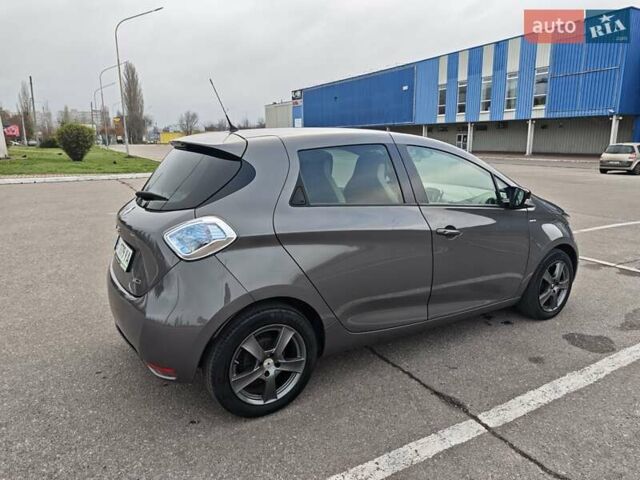 Сірий Рено Зое, об'ємом двигуна 0 л та пробігом 122 тис. км за 10500 $, фото 4 на Automoto.ua