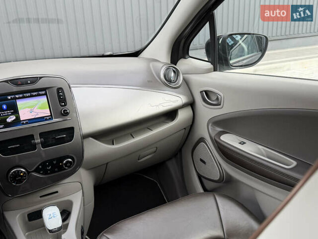 Сірий Рено Зое, об'ємом двигуна 0 л та пробігом 126 тис. км за 10499 $, фото 50 на Automoto.ua