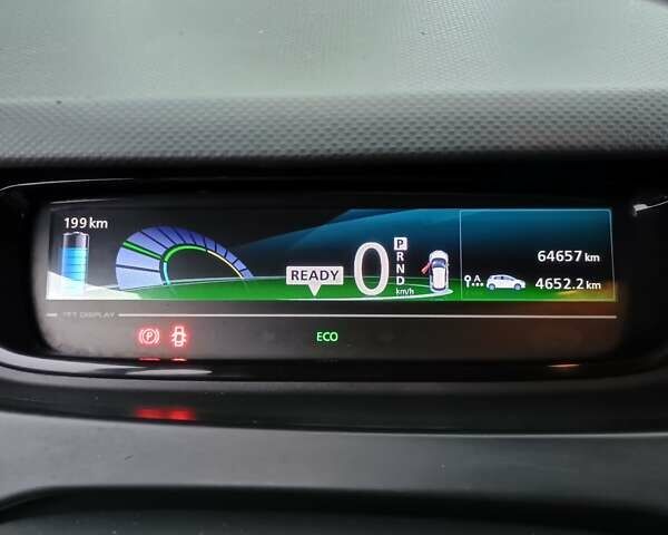 Серый Рено Зое, объемом двигателя 0 л и пробегом 64 тыс. км за 8700 $, фото 20 на Automoto.ua