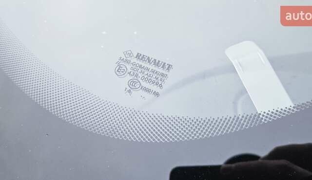 Серый Рено Зое, объемом двигателя 0 л и пробегом 91 тыс. км за 9999 $, фото 7 на Automoto.ua