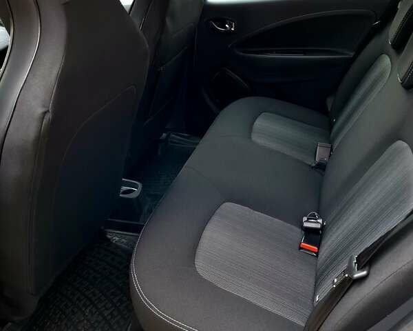 Сірий Рено Зое, об'ємом двигуна 0 л та пробігом 118 тис. км за 9200 $, фото 23 на Automoto.ua