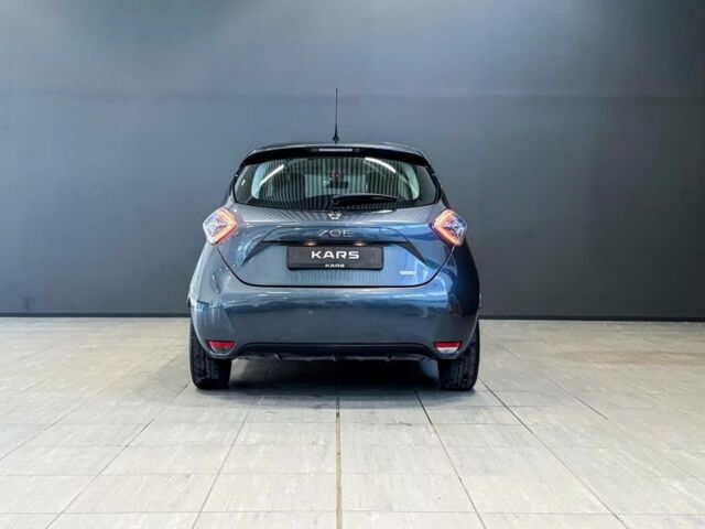 Серый Рено Зое, объемом двигателя 0 л и пробегом 90 тыс. км за 9000 $, фото 2 на Automoto.ua