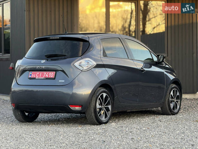 Серый Рено Зое, объемом двигателя 0 л и пробегом 119 тыс. км за 9950 $, фото 13 на Automoto.ua