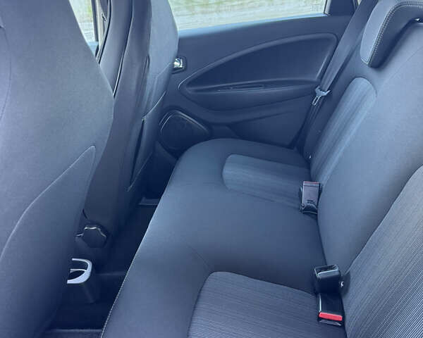 Рено Зое 2018 в Луцке на Automoto.ua Серый Рено Зое, объемом двигателя 0 л и пробегом 94 тыс. км за 9900 $, фото 8 на Automoto.ua