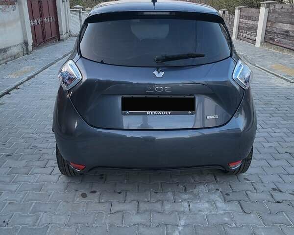 Серый Рено Зое, объемом двигателя 0 л и пробегом 34 тыс. км за 11790 $, фото 4 на Automoto.ua